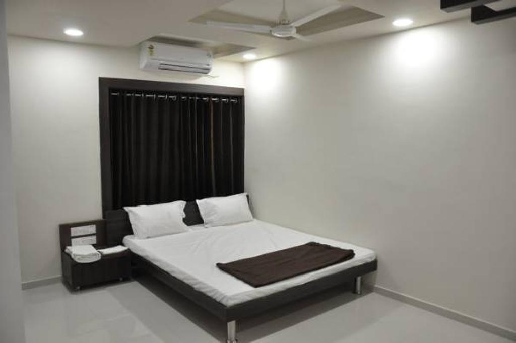 Shivdhara Hotel & Residence ラージコート エクステリア 写真